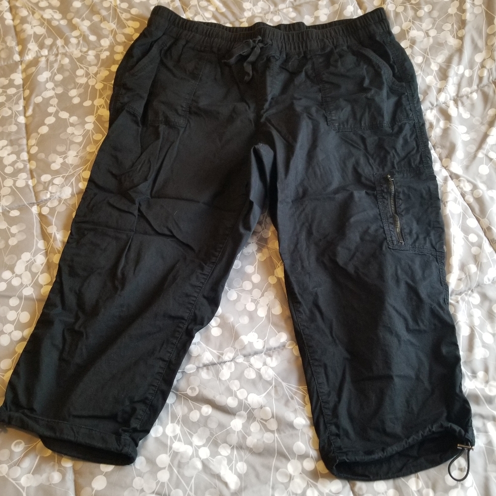 Capri cargo shorts